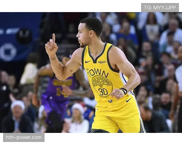 布里奇斯无球跑动制造空位，3D属性提升太阳外线效率