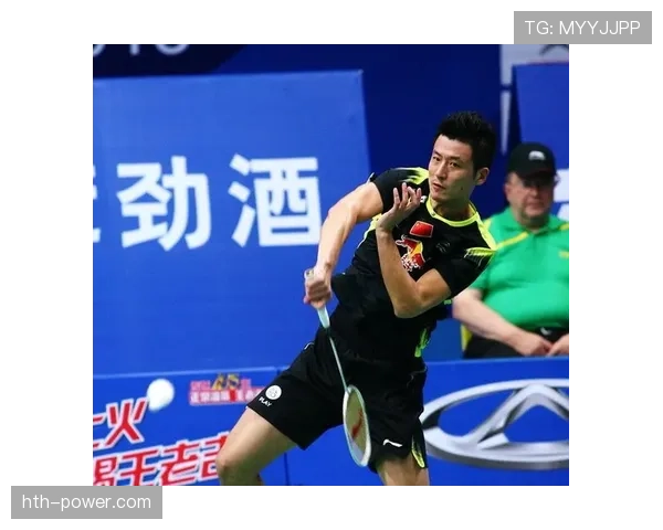 蔡赟在旗舰店刷卡那画面，笑死我了，把“羽毛球一哥”变成了行走的奢侈品展示柜